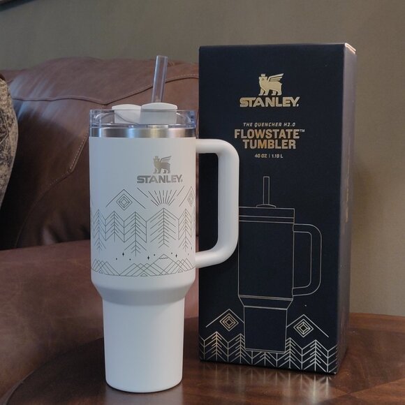 Stanley Winterscape Quencher H2.0 Flowstate 40 oz NEW IN BOX Pale Stone - Picture 4 of 5
